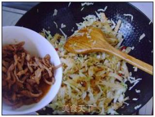 肉丝炒饼的做法步骤：11