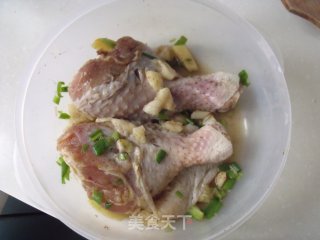 香酥鸡腿的做法步骤：1