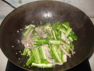 尖椒干豆腐的做法步骤：7