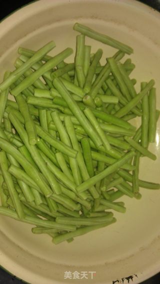 茄味豇豆的做法步骤：2