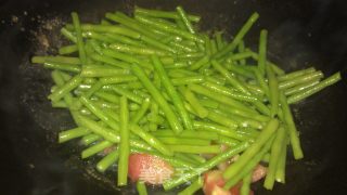茄味豇豆的做法步骤：6