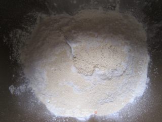熊猫豆沙包的做法步骤：2