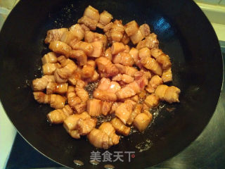 砂锅红烧肉炖土豆的做法步骤：4