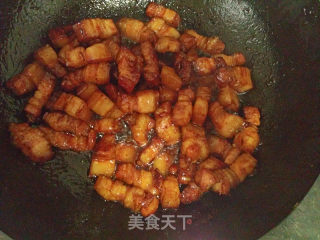 砂锅红烧肉炖土豆的做法步骤：5
