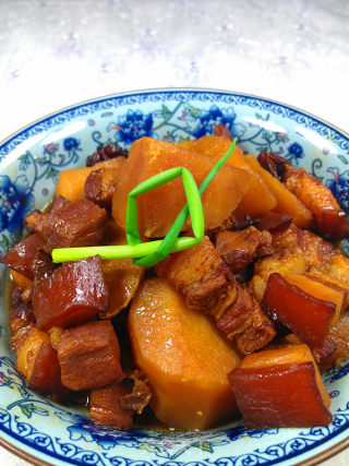 砂锅红烧肉炖土豆的做法步骤：12