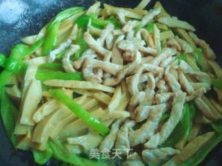 面筋炒肉丝的做法步骤：10