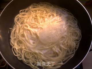 现压面条——西红柿鸡蛋捞面的做法步骤：5