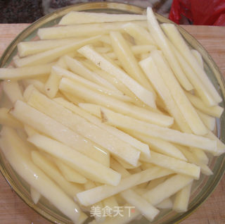 自制薯条的做法步骤：1