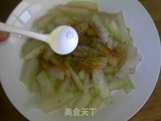 夏日消暑清凉可口——凉拌西瓜皮的做法步骤：5
