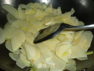 红肠土豆片的做法步骤：5