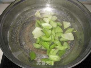 西芹拌腐竹的做法步骤：3