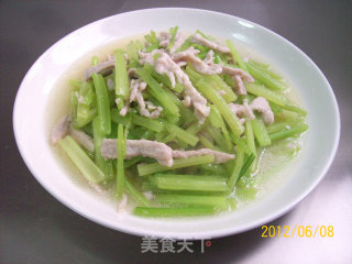 芹菜炒肉丝的做法步骤：8