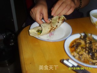 筋饼卷菜的做法步骤：18