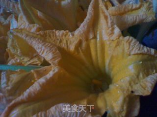 酿瓜花的做法步骤：1