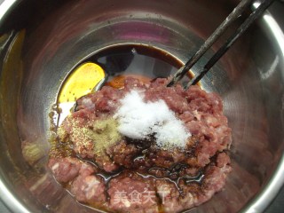 猪肉扁豆馅包子的做法步骤：4