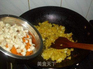什锦咖喱炒饭的做法步骤：12