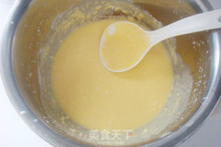 简易版西式甜点——奶油香蕉卷的做法步骤：2