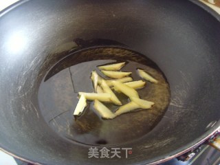 夏日开胃菜-------牛腩炖酸笋的做法步骤：4