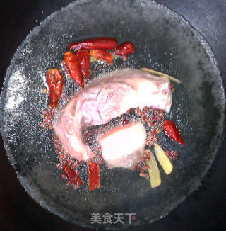 蒜泥剁椒拌白肉的做法步骤：2