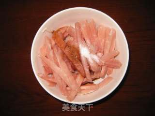 金针菇炒肉丝的做法步骤：2