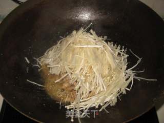 金针菇炒肉丝的做法步骤：6