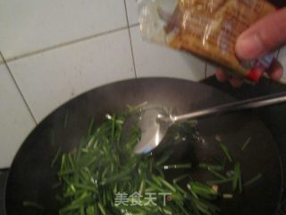 家常韭菜炒鸡蛋的做法步骤：8