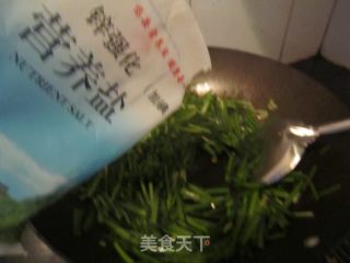 家常韭菜炒鸡蛋的做法步骤：9