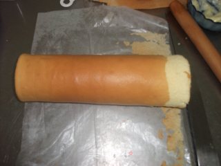 戚风蛋糕卷（沙拉肉松馅）的做法步骤：11