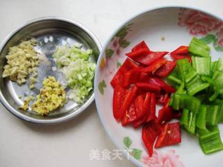 鱼香鸡蛋的做法步骤：1