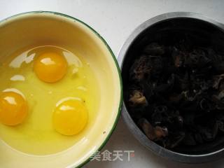 鱼香鸡蛋的做法步骤：2