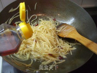 酸辣土豆丝的做法步骤：12