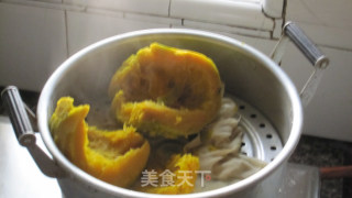 南瓜饼的做法步骤：1