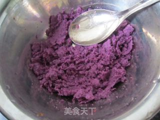 紫薯芝麻薄脆--的做法步骤：1