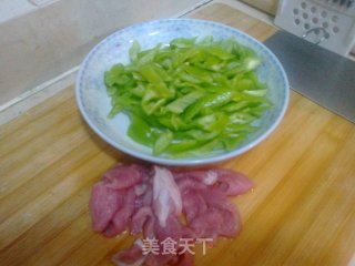 辣椒炒肉【小家常】的做法步骤：1