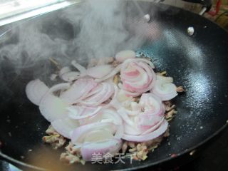 家常菜----洋葱炒肉的做法步骤：3