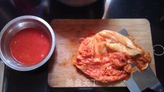 泡菜水饺的做法步骤：2
