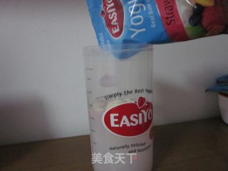 用酸奶粉自制酸奶的做法步骤：3