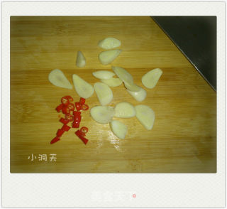 蒜片黄瓜的做法步骤：2