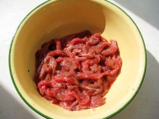 蒜薹煸牛肉丝的做法步骤：1