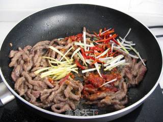 蒜薹煸牛肉丝的做法步骤：5