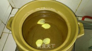 黄花菜枸杞排骨汤的做法步骤：7