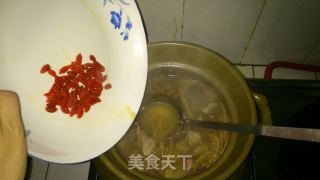 黄花菜枸杞排骨汤的做法步骤：17