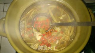 黄花菜枸杞排骨汤的做法步骤：18