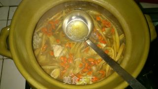 黄花菜枸杞排骨汤的做法步骤：20