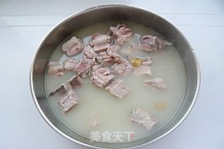 鸡毛菜排骨汤的做法步骤：5