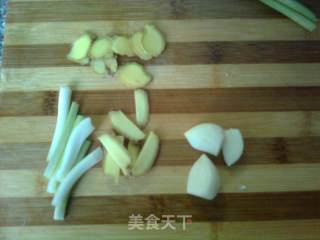 清蒸鲈鱼的做法步骤：3