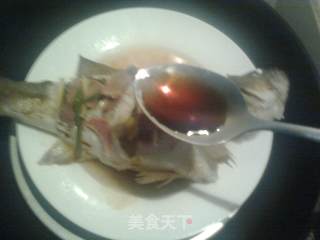 清蒸鲈鱼的做法步骤：11