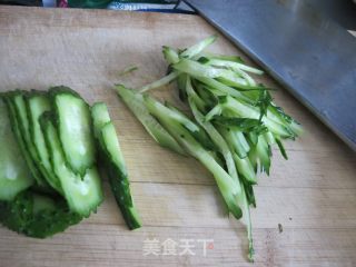 韩式凉拌面的做法步骤：1
