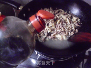 香菇冬笋肉丝炒面的做法步骤：10