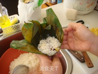香糯腊肠海米粽的做法步骤：9